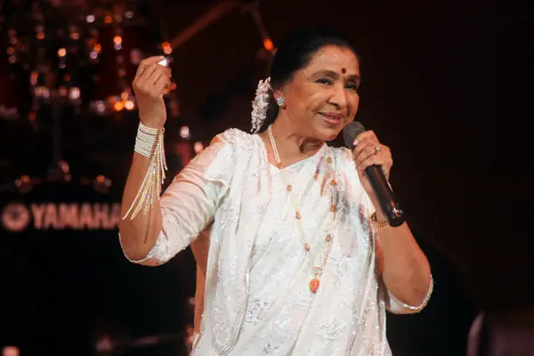Asha Bhosle&rsquo;s Culinary Passion That Took Indian Cuisine Worldwide